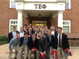 University Of Georgia Students Frat House Wallpaper