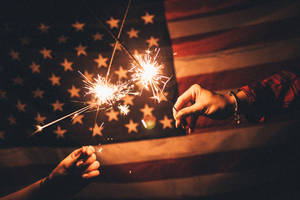 Usa Flag Iphone With Sparklers Wallpaper