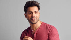 Varun Dhawan Innocent Look Wallpaper