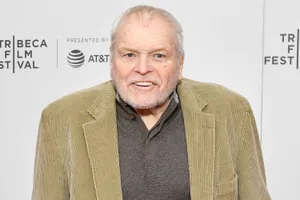 Veteran Actor Brian Dennehy In Stylish Khaki Coat Wallpaper