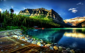 Vibrant Mountain Lake Scenic Wallpaper