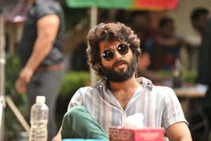 Vijay Deverakonda Wearing Sunglasses 4k Wallpaper