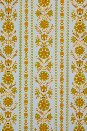 Vintage 60s Golden Vertical Flowers Wallpaper