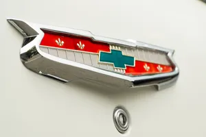 Vintage Chevrolet Shield Logo Wallpaper