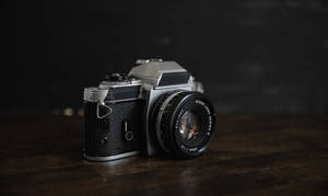 Vintage Minimalist Professional Camera Wallpaper