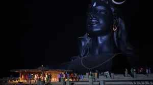 Visitors Of Adiyogi Shiva Statue Nighttime Wallpaper