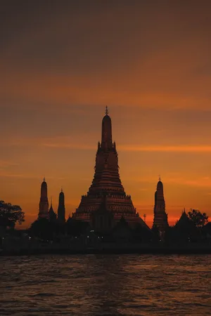 Wat Arun Taken At Sunset Wallpaper