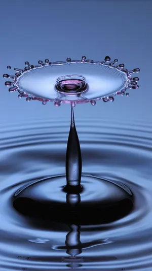Water Iphone Droplet Bouncing Off The Surface Wallpaper