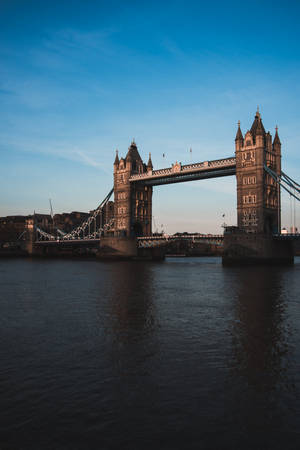 Water Under Tower Bridge Wallpaper