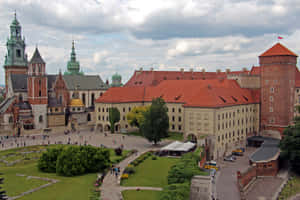 Wawel Castle Tourists Visiting Wallpaper