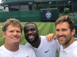 Wayne Ferreira Capturing A Selfie Moment Wallpaper