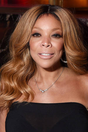 Wendy Williams Lowcut Dress Wallpaper