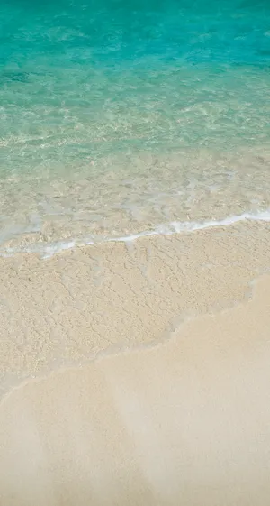 White Sand And Clear Water Ios 7 Wallpaper