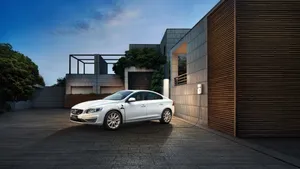 White Volvo Car In Autocad Wallpaper