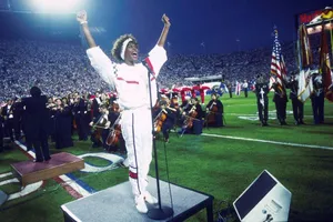 Whitney Houston In Super Bowl 1991 Wallpaper