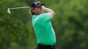 William Mcgirt Swinging His Golf Club Wallpaper