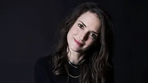 Winona Ryder In All Black Wallpaper