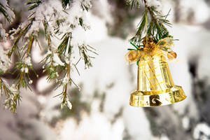 Winter Day Christmas Bell Wallpaper