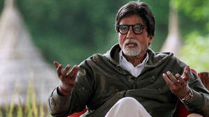 Wise Actor Amitabh Bachchan Wallpaper