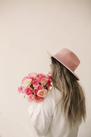Woman With Bouquet Of Pink Rose Iphone Wallpaper