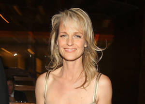 Wonderful Photograph Of Helen Hunt Wallpaper