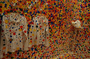 Yayoi Kusama Display Art Gallery Exhibit Wallpaper