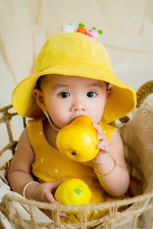 Yellow Baby Hd Shot Wallpaper