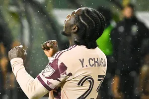 Yimmi Chara Celebrationin Rain Wallpaper