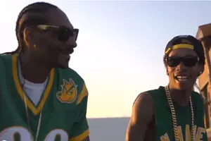 Young Snoop Dogg Photographed In Oakland, California Wallpaper