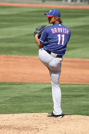 Yu Darvish Leg Raised Wallpaper