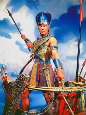 Yul Brynner In Khepresh On The Ten Commandments Chariot Wallpaper