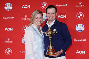 Zach Johnson With His Wife Wallpaper