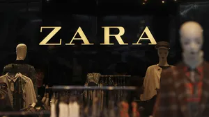 Zara Trendy Apparel Store Wallpaper